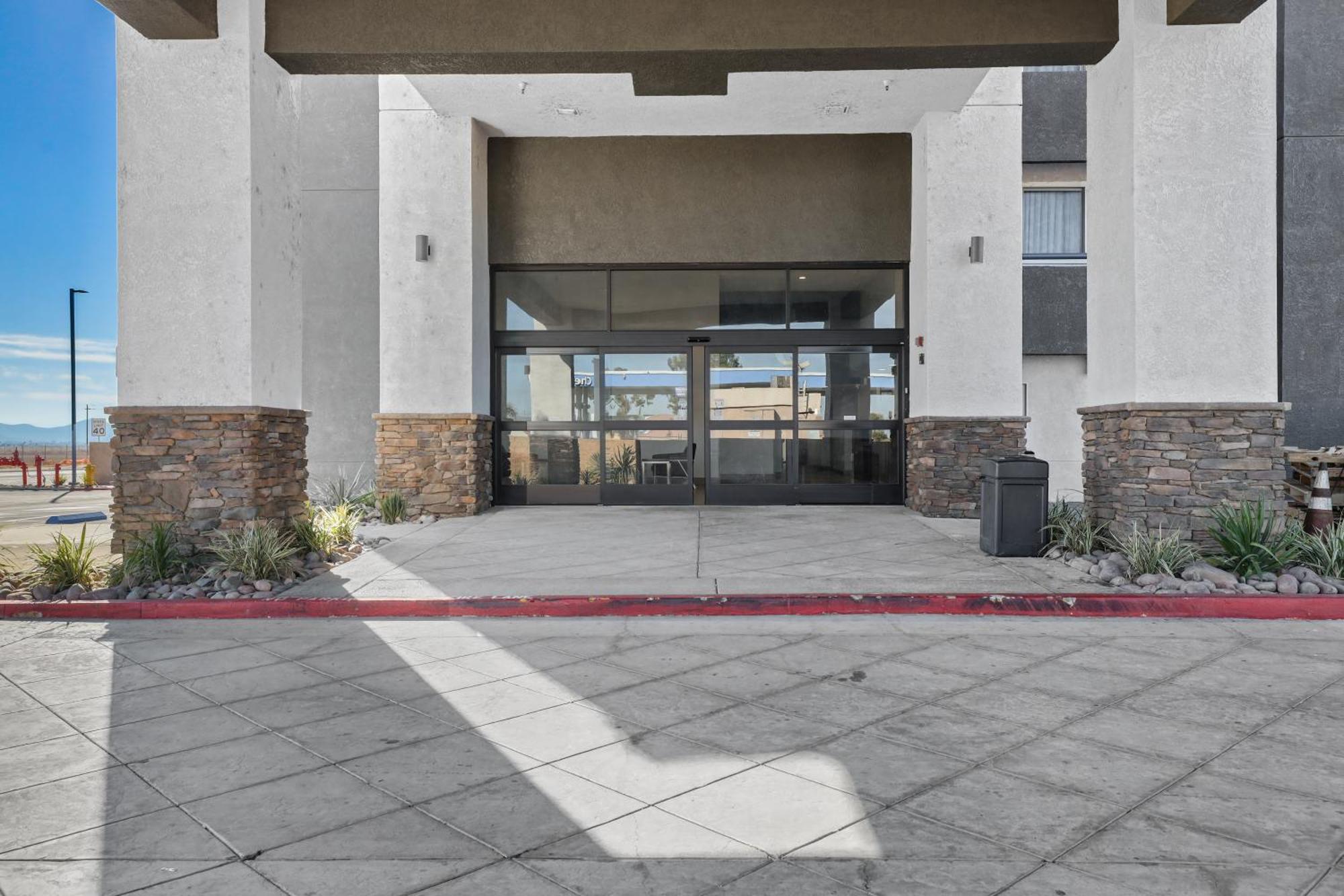 Studio 6 Suites Perris, Ca Bagian luar foto