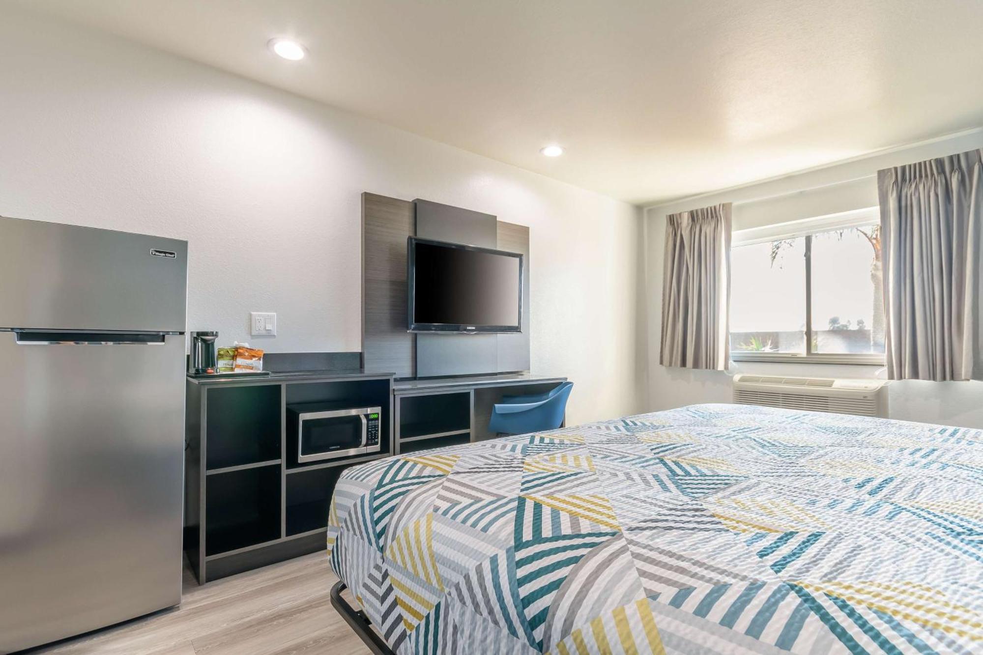 Studio 6 Suites Perris, Ca Bagian luar foto